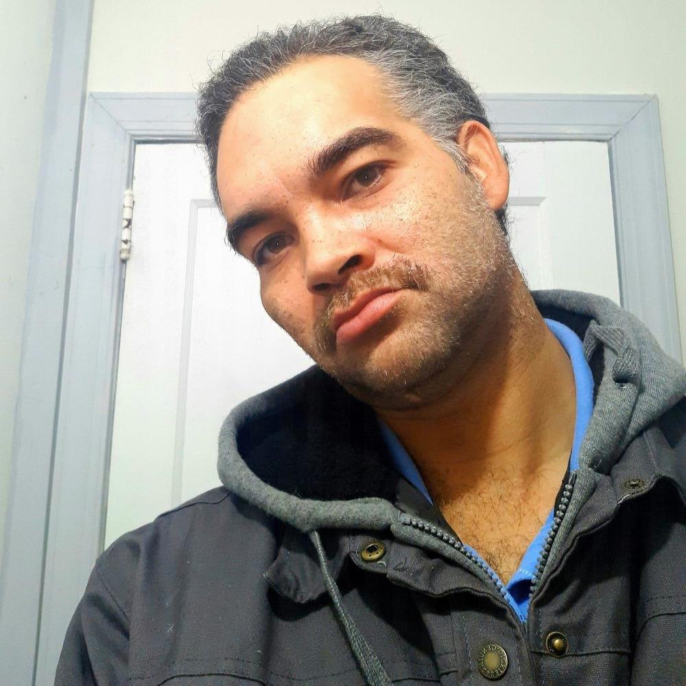 Meet your Posher, Dominquie